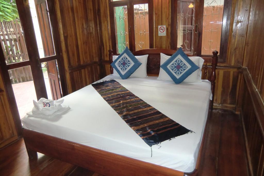 Soutikone Place House 2 Luang Prabang Bagian luar foto